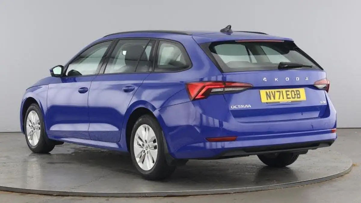 2022-skoda-octavia-10-tsi-e-tec-se-estate-big-2