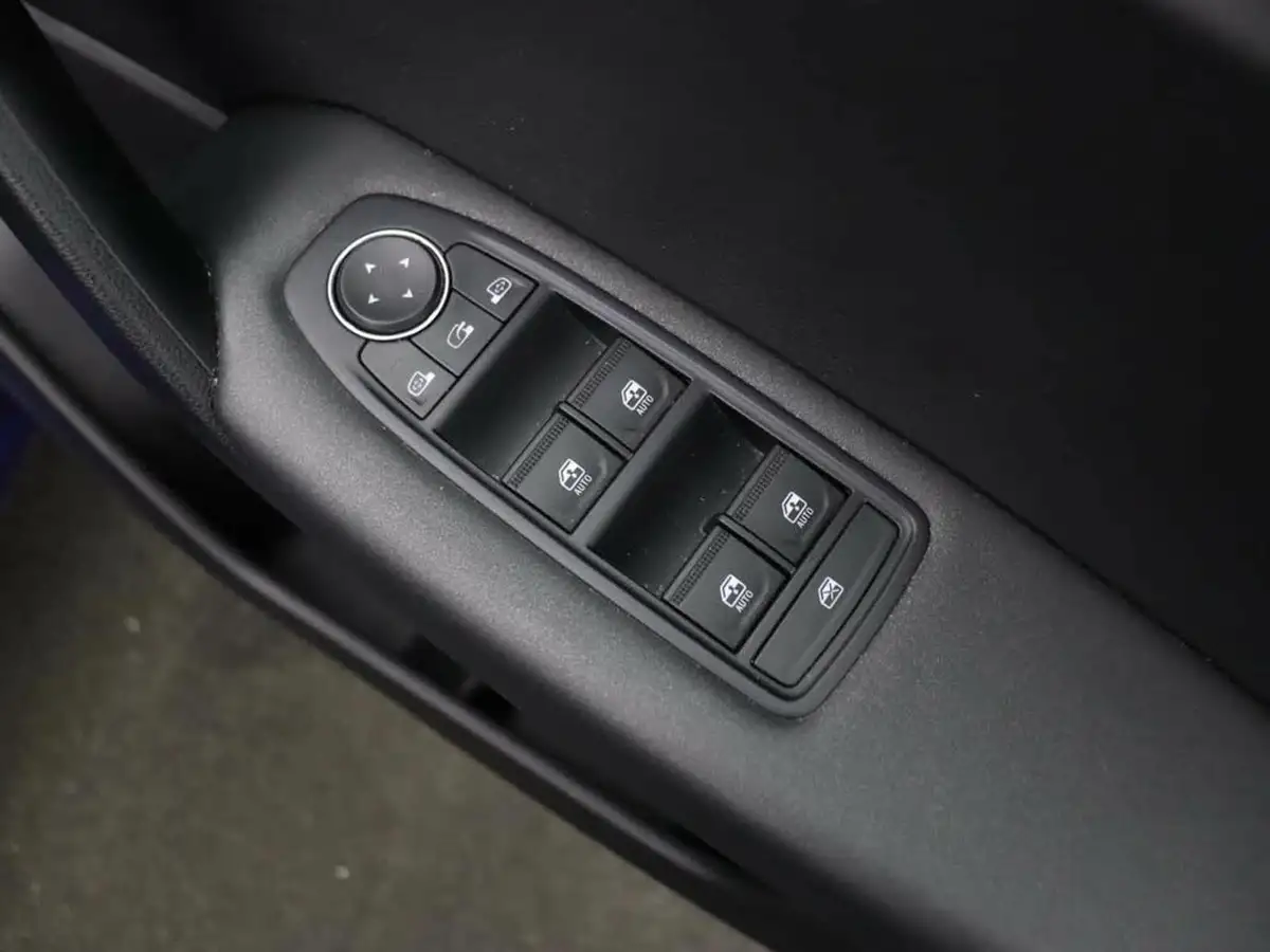 2022-renault-captur-13-tce-iconic-edition-edc-auto-big-27
