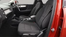 2020-volvo-xc40-20td-d3-momentum-geartronic-small-13