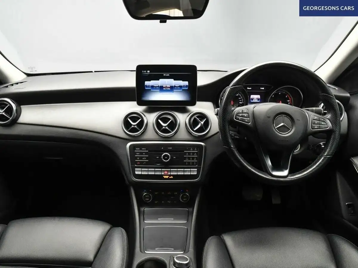 2018-mercedes-benz-gla-class-21d-gla-220d-sport-177ps-executivess-big-19