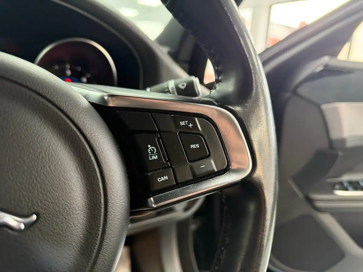 2018-jaguar-xf-20td-r-sport-163ps-saloon-4d-1999cc-big-29