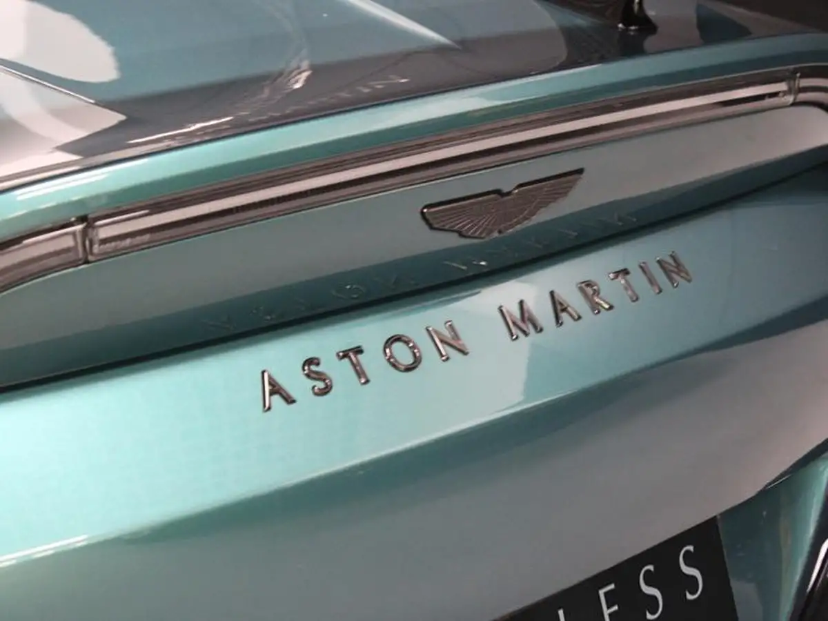 2022-aston-martin-vantage-40-v8-vantage-f1-roadster-big-22