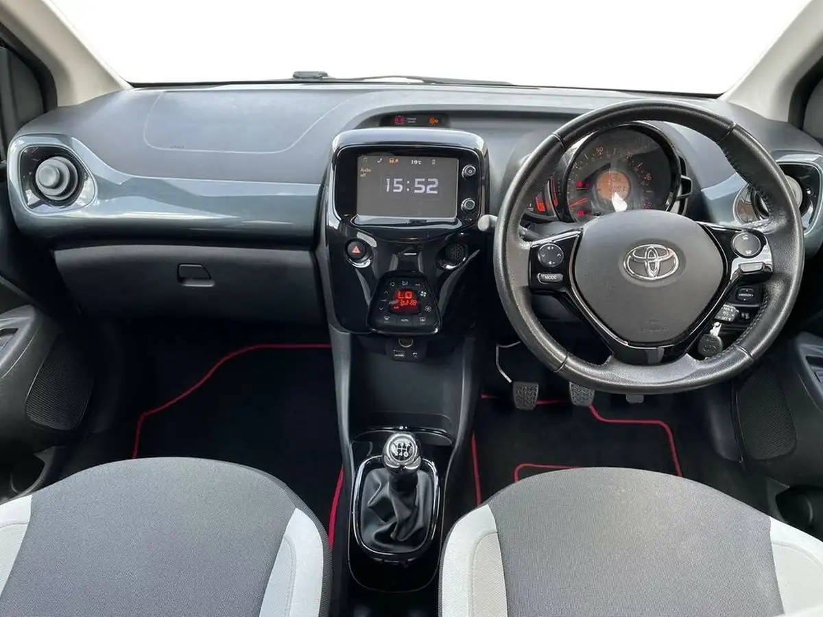 2017-toyota-aygo-10-vvt-i-x-press-71bhp-big-12