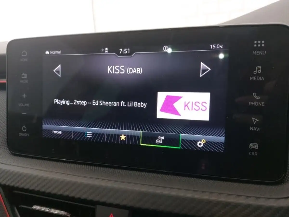 2024-skoda-kamiq-10-tsi-monte-carlo-116ps-dsg-big-9