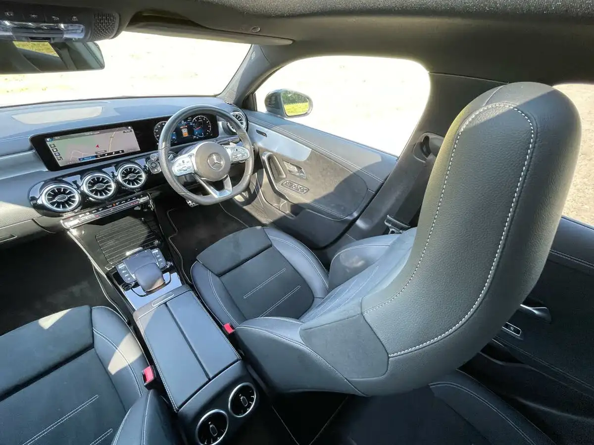 2021-mercedes-benz-a-class-13-a200-exclusive-edition-7g-dct-big-32