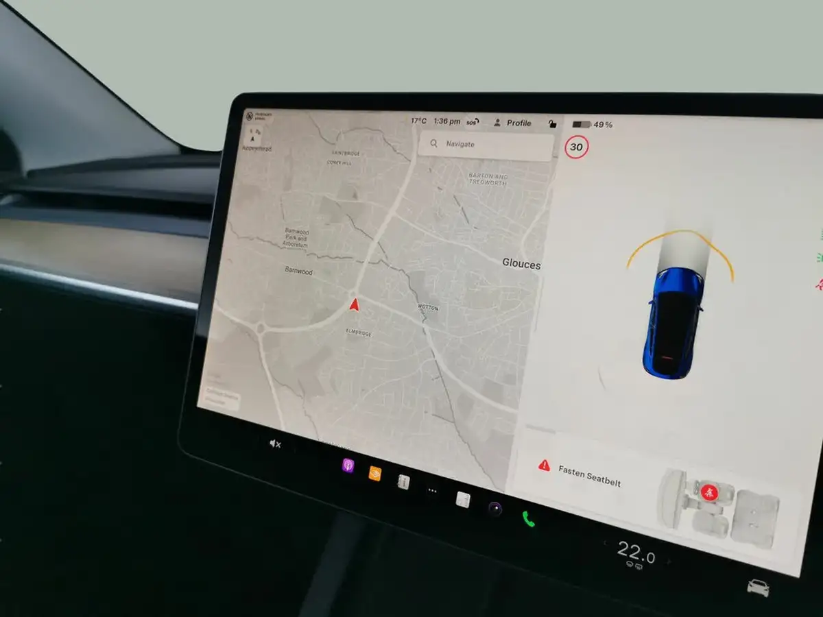 2022-tesla-model-y-e-long-range-big-8
