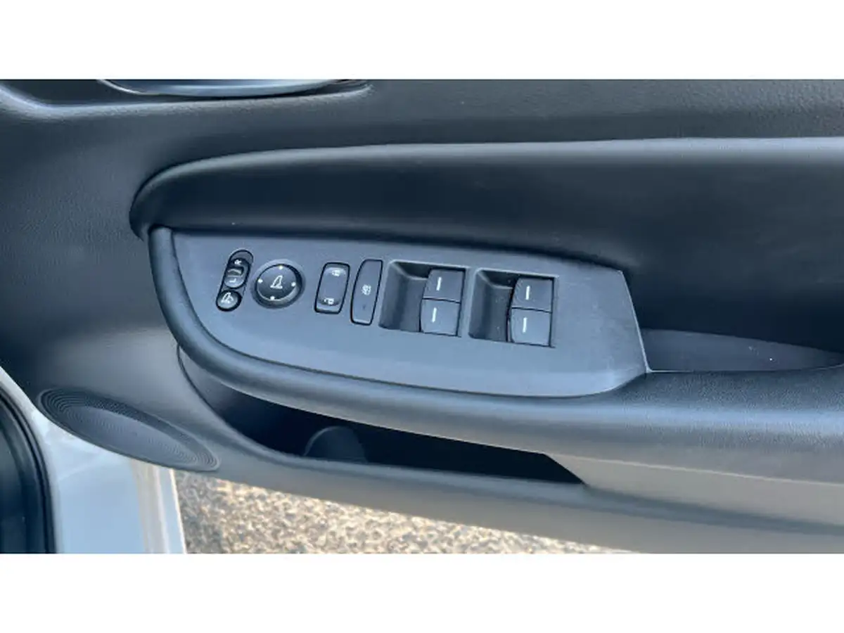 2022-honda-jazz-15-i-mmd-ex-107ps-big-23