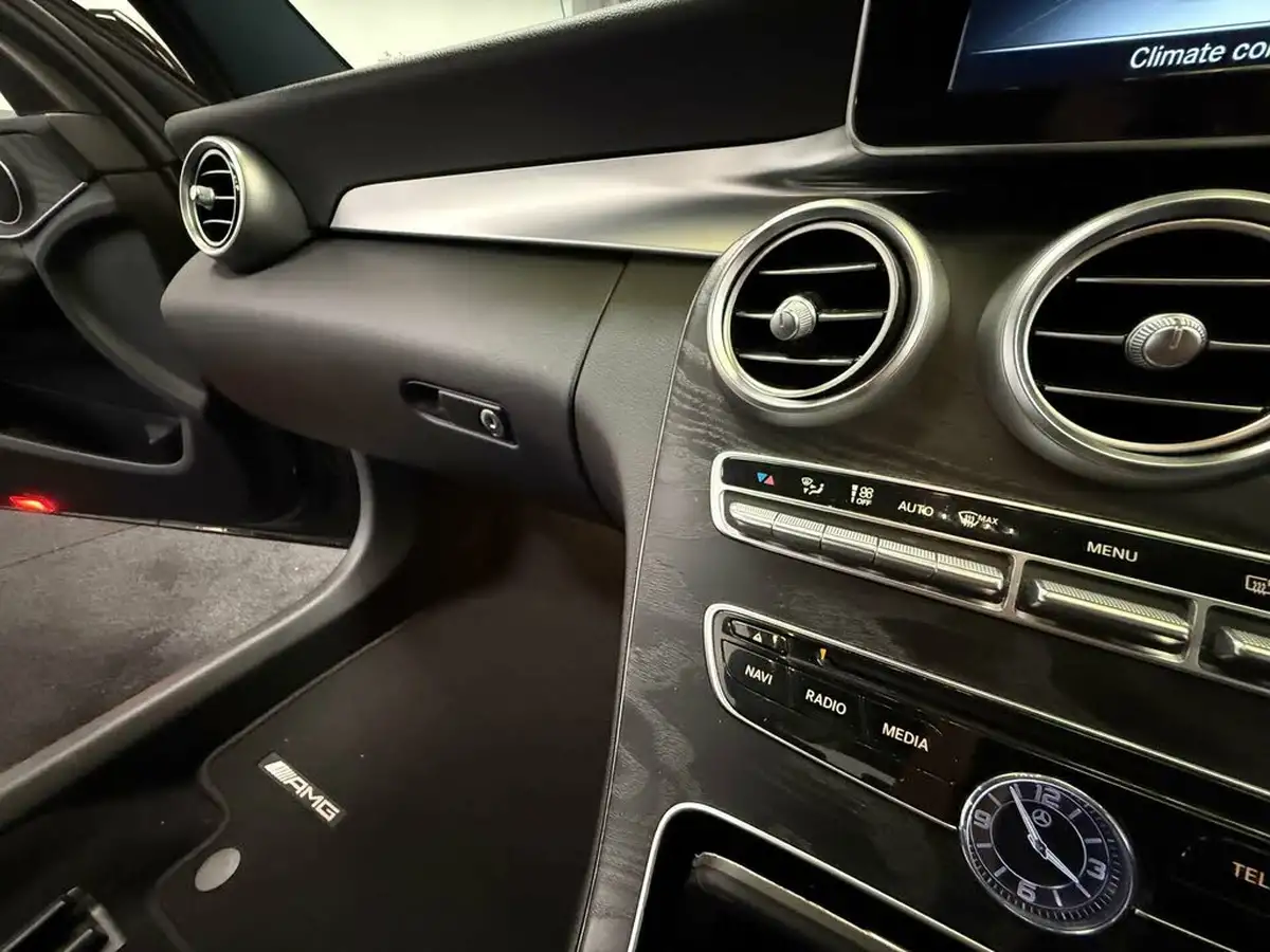 2017-mercedes-benz-c-class-21d-c250d-amg-line-ss-saloon-4d-4matic-9g-tronic-plus-big-28