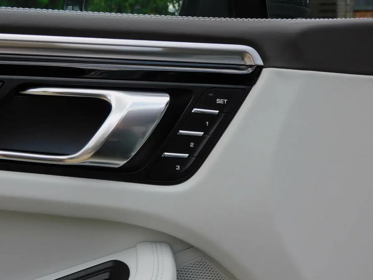 2015-porsche-macan-36-turbo-big-53