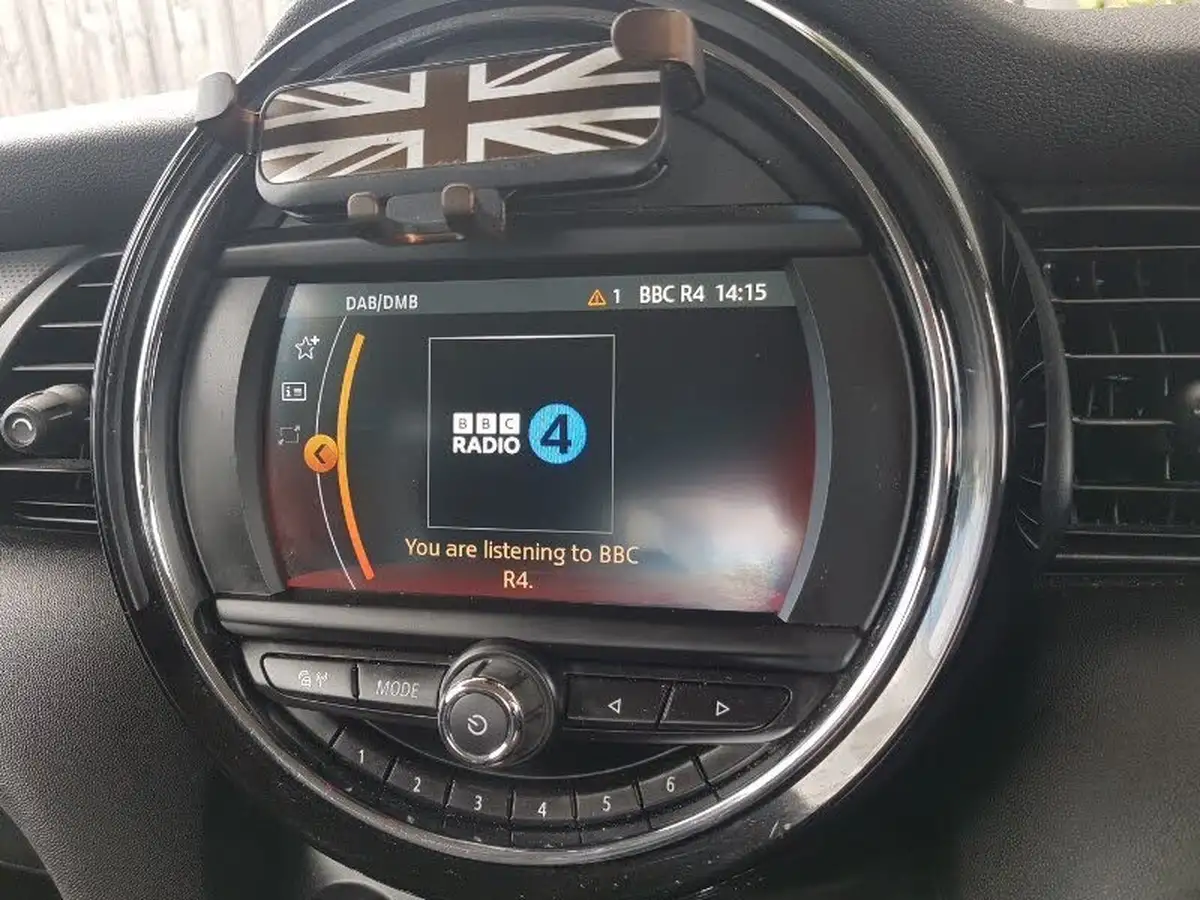 2019-mini-cooper-15-cooper-classic-hatchback-3d-big-15
