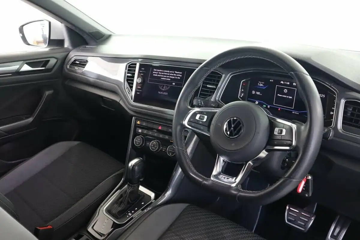 2021-volkswagen-t-roc-15-tsi-r-line-hatchback-5d-dsg-big-11