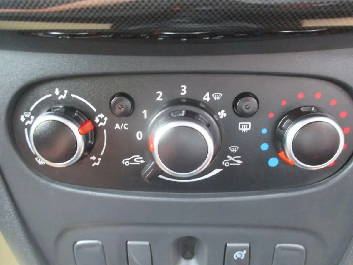 2019-dacia-sandero-10-sce-comfort-big-15