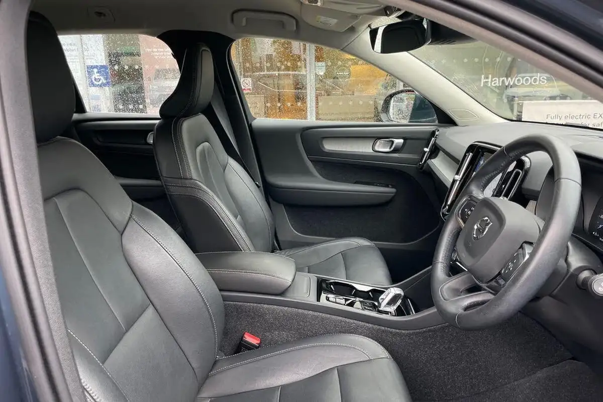 2021-volvo-xc40-15-t3-inscription-161bhp-auto-big-24