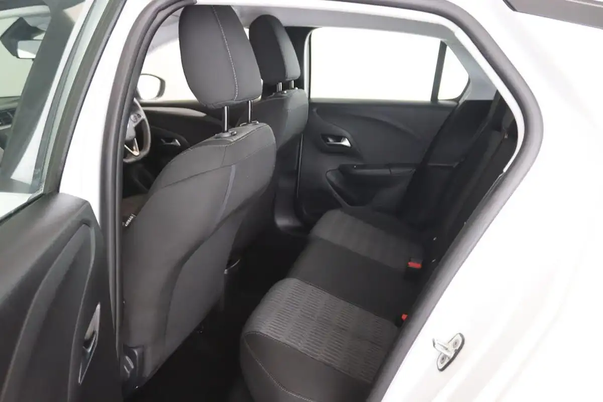 2023-vauxhall-corsa-12i-design-big-9