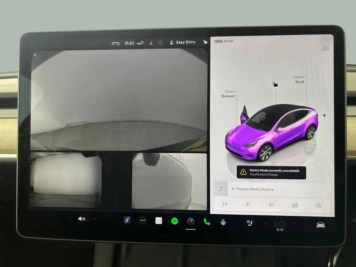 2022-tesla-model-y-e-long-range-big-28