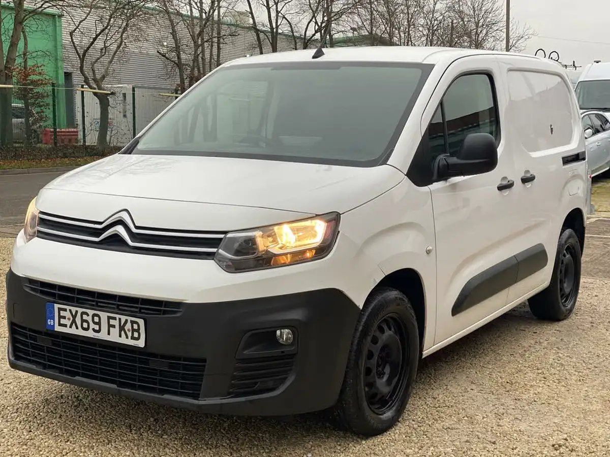 2019-citroen-berlingo-15bluehdi-1000-enterprise-100pseu6dt-e-panel-big-1