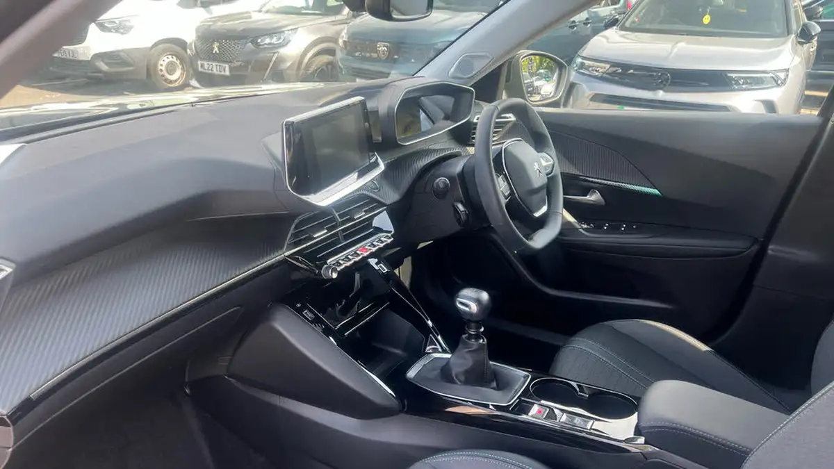 2022-peugeot-2008-suv-12-puretech-allure-premium-100bhp-big-11