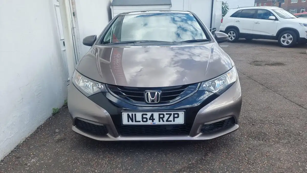 2014-honda-civic-16td-s-hatchback-big-23