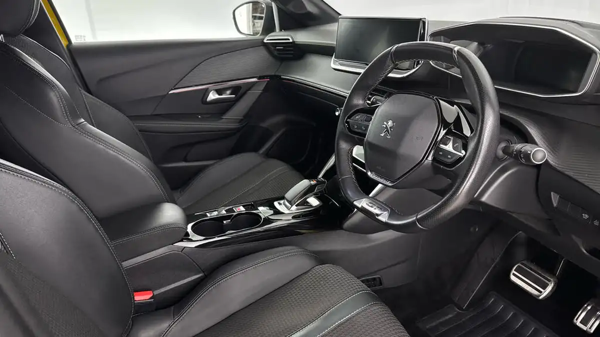 2021-peugeot-208-e-gt-50kwh-big-9