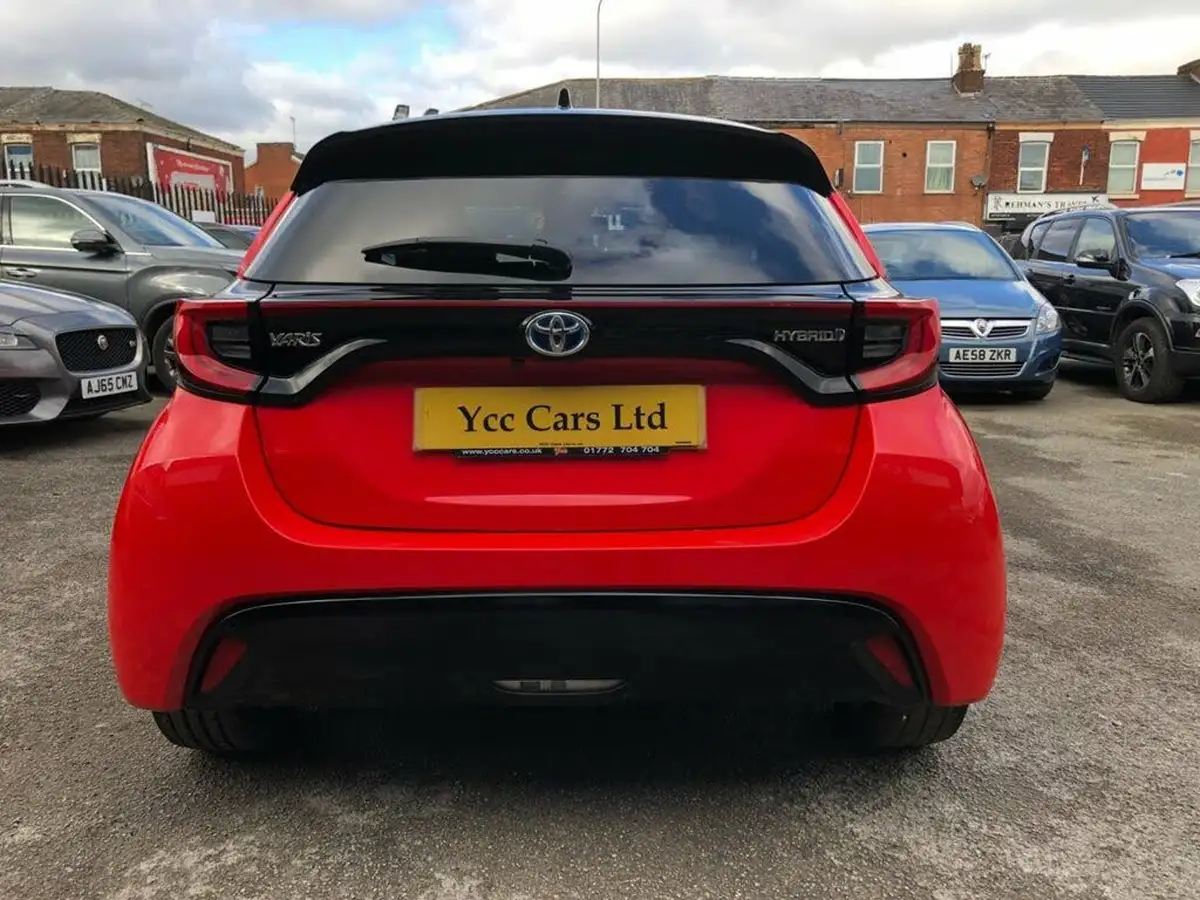 2021-toyota-yaris-15-vvt-i-launch-edition-big-6
