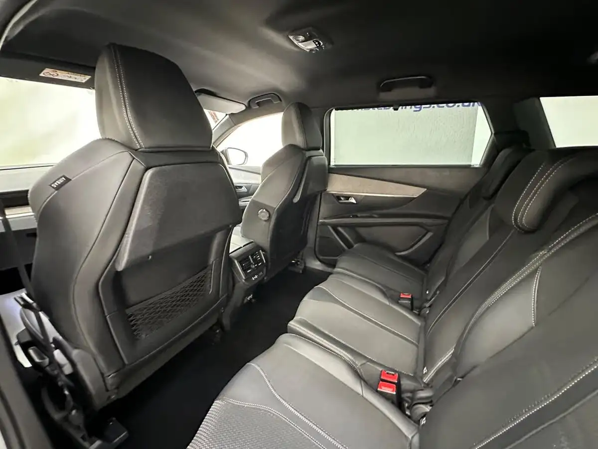 2022-peugeot-5008-suv-12-puretech-gt-eat8-big-25