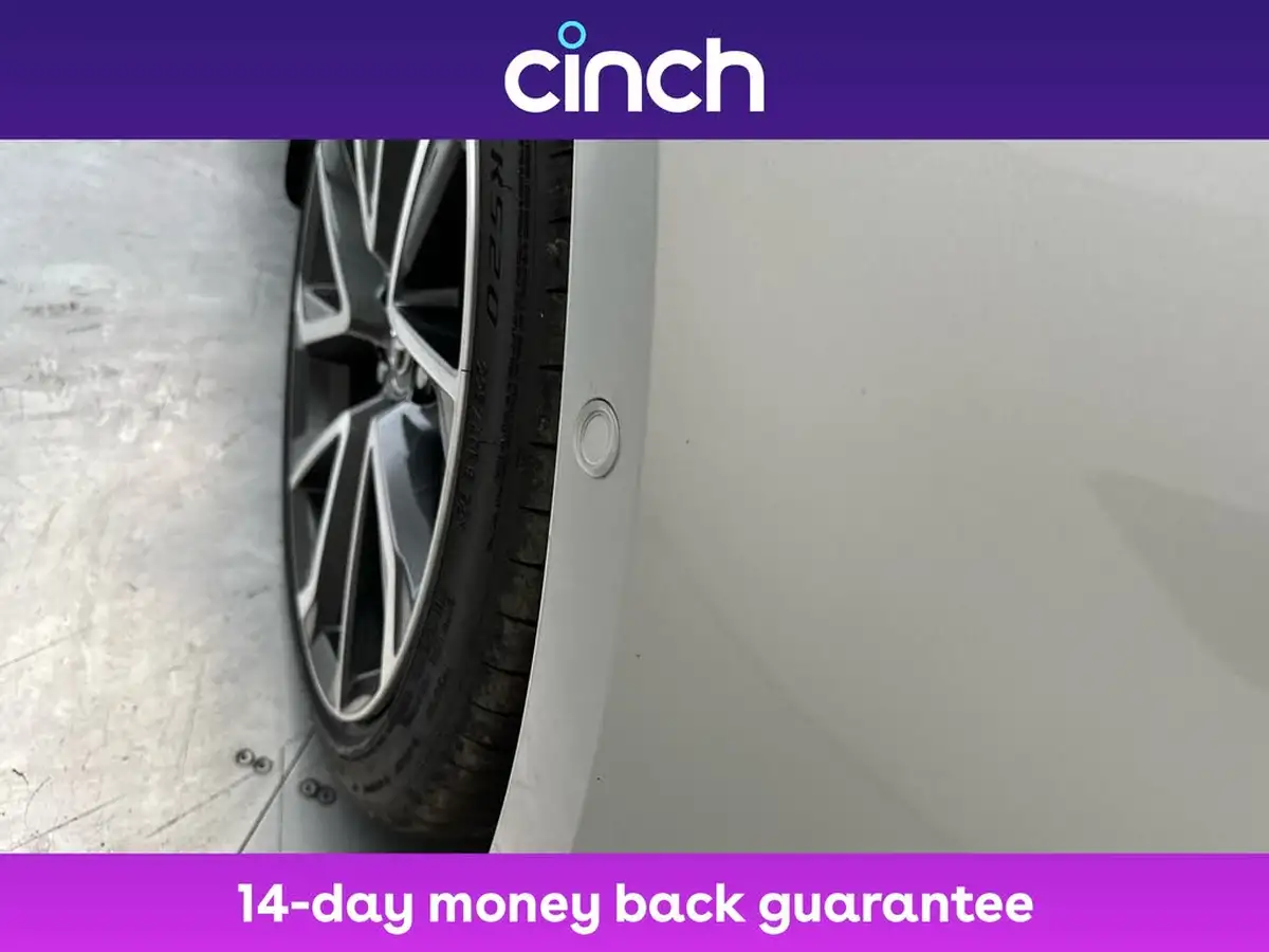 2019-toyota-corolla-18-vvt-i-excel-trk-hatchback-big-38