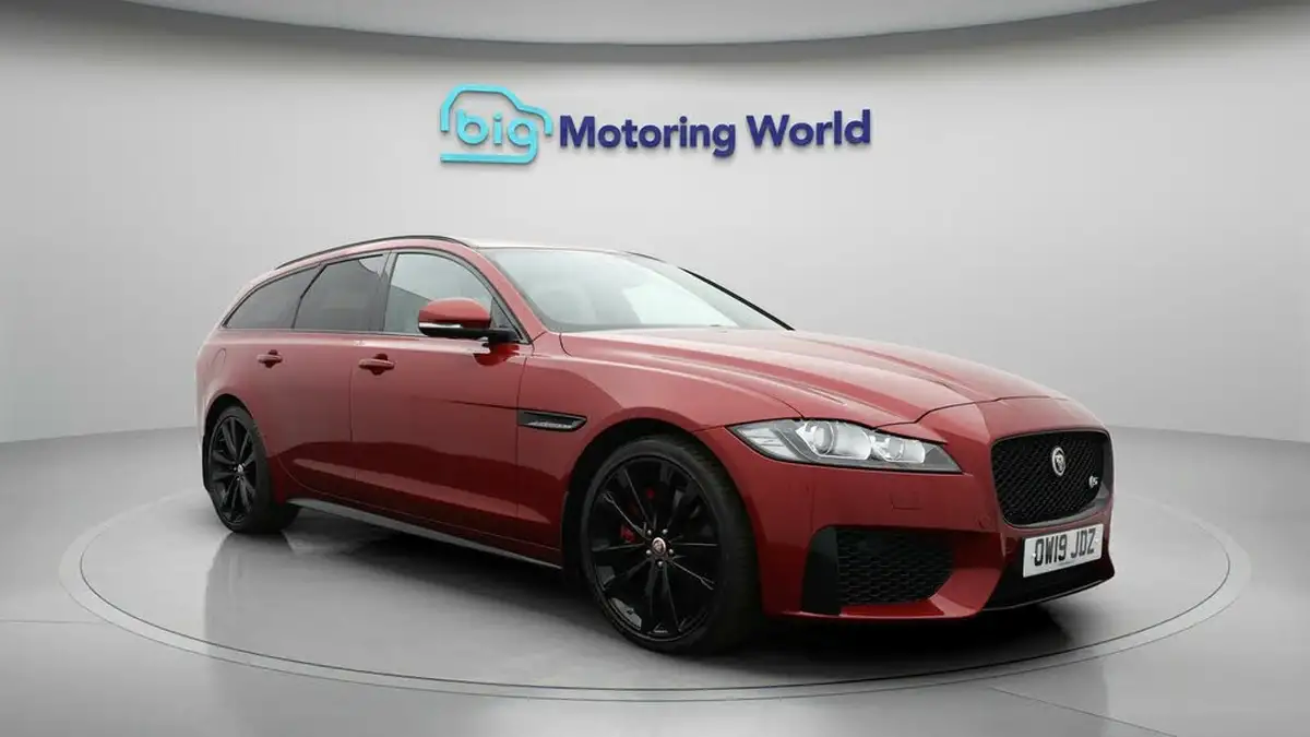2019-jaguar-xf-30td-sportbrake-5d-big-0