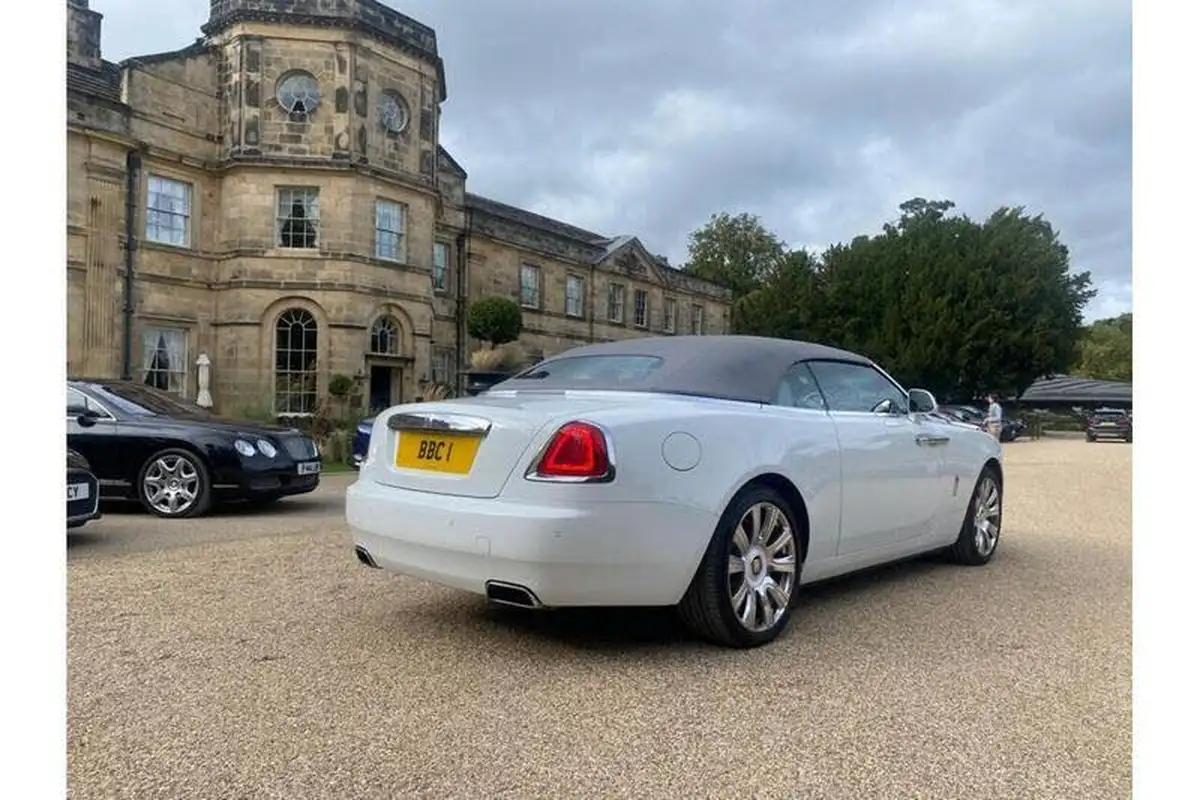 2016-rolls-royce-dawn-66-big-12