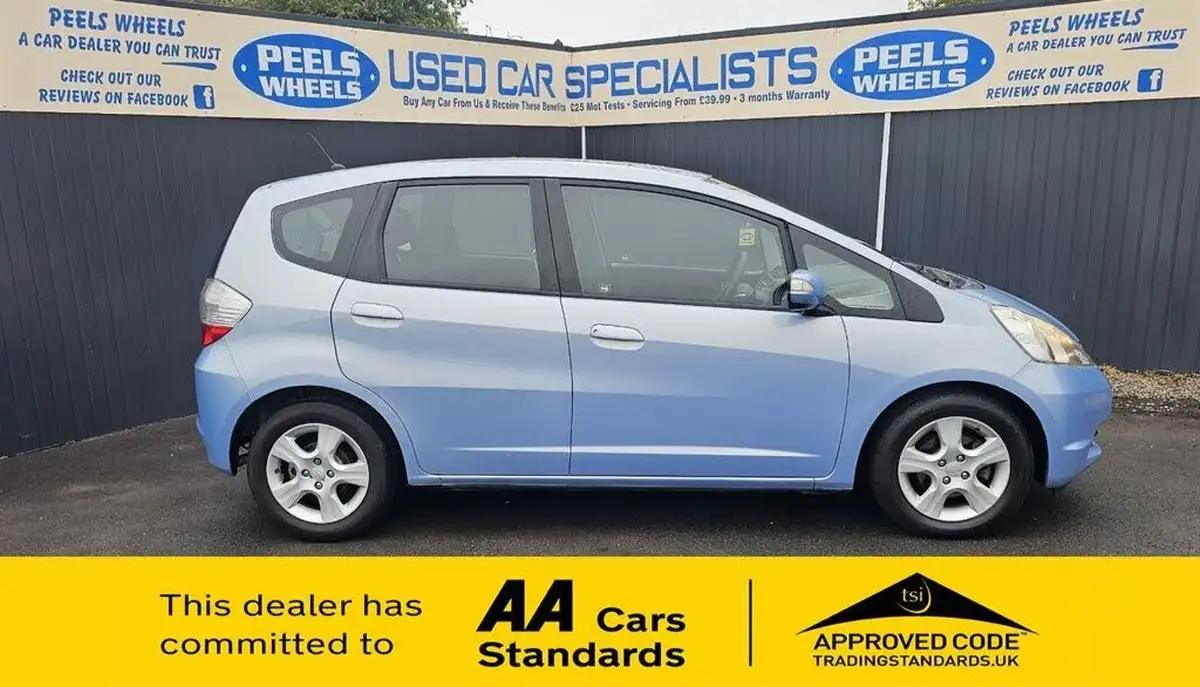 2009-honda-jazz-14-es-big-4