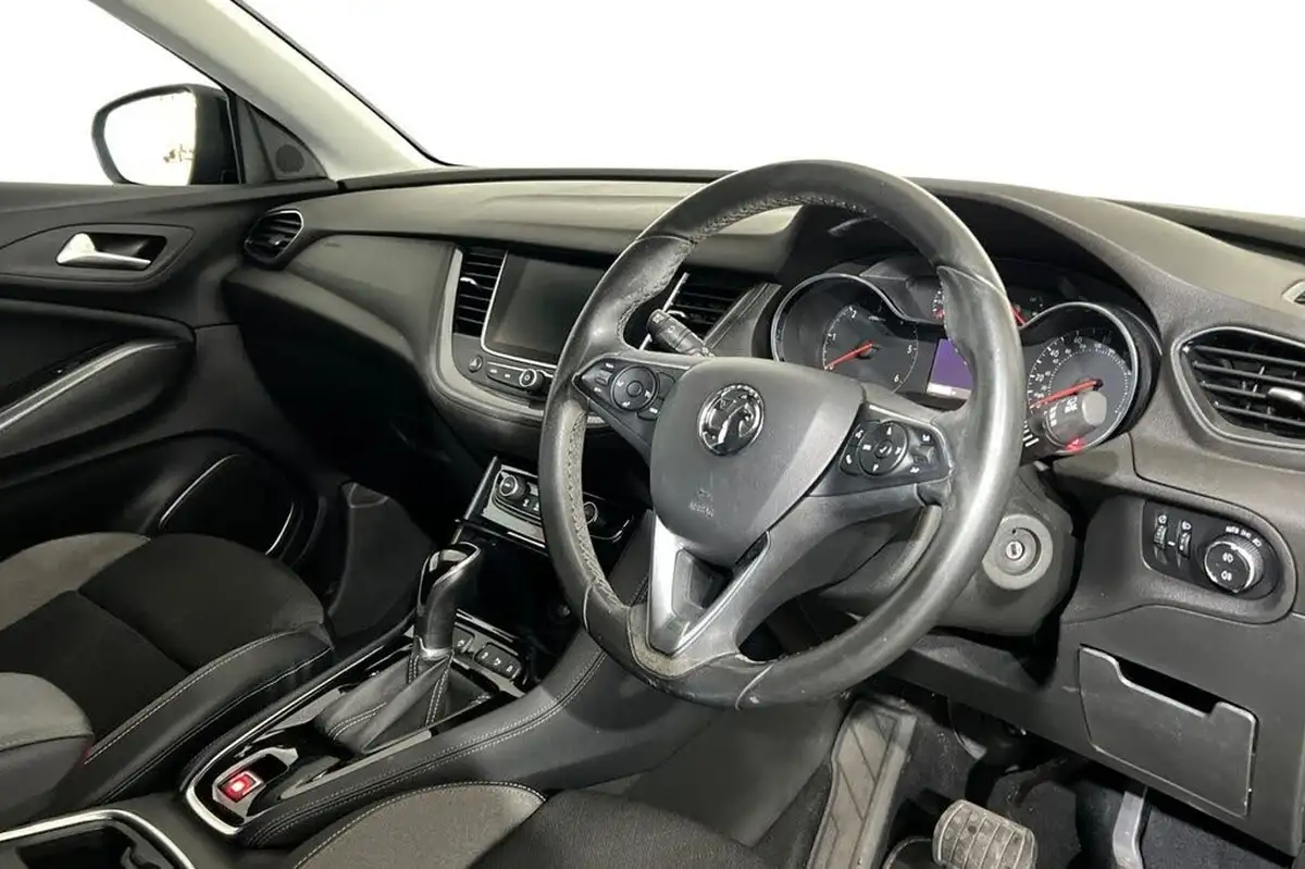 2019-vauxhall-grandland-x-15td-sport-nav-auto-big-6