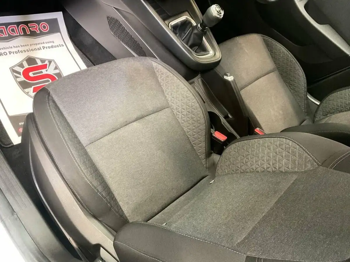 2020-renault-clio-10-sce-play-75bhp-big-27