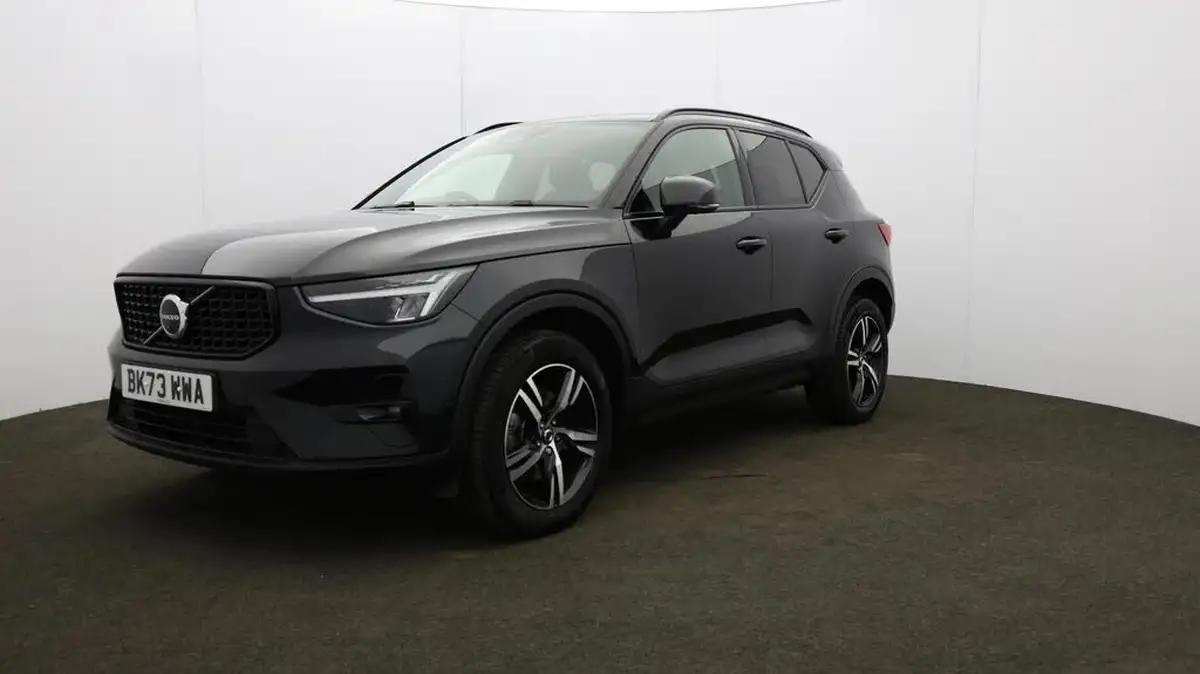 2023-volvo-xc40-20-b3-plus-big-21