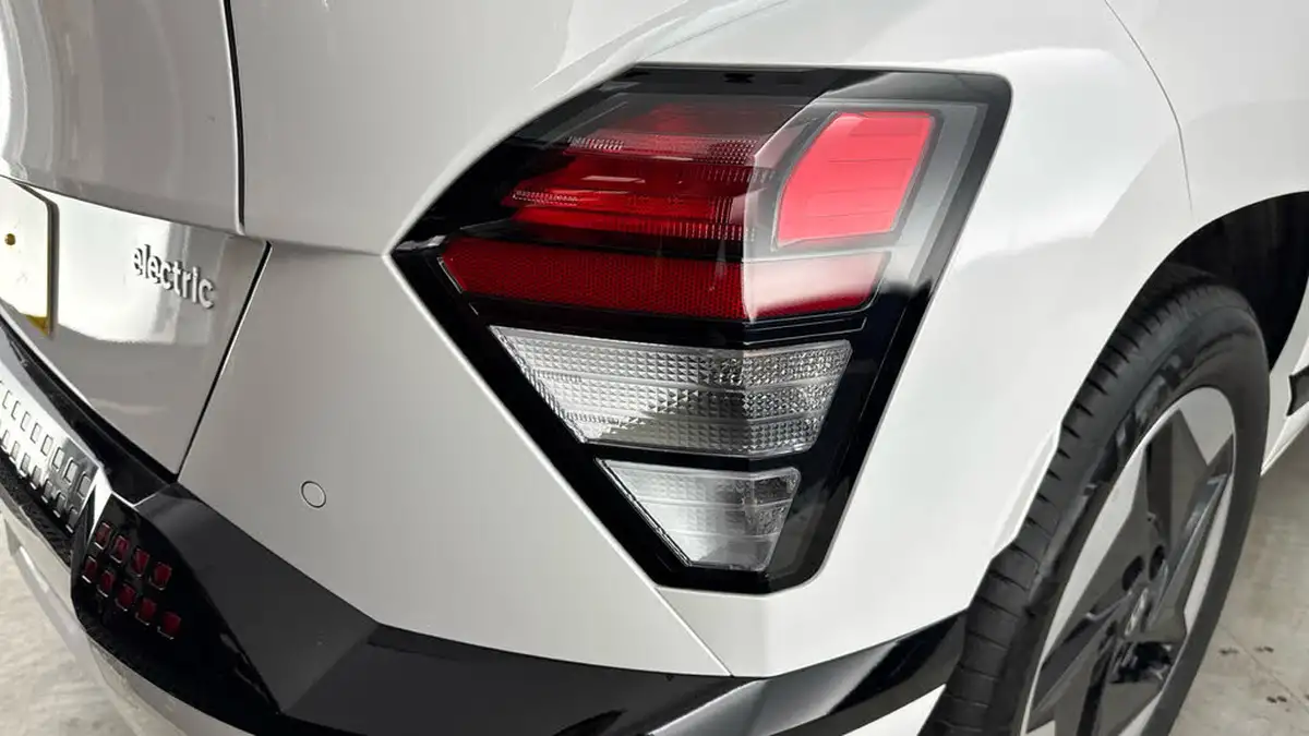 2024-hyundai-kona-e-advance-156ps-48kwh-big-25