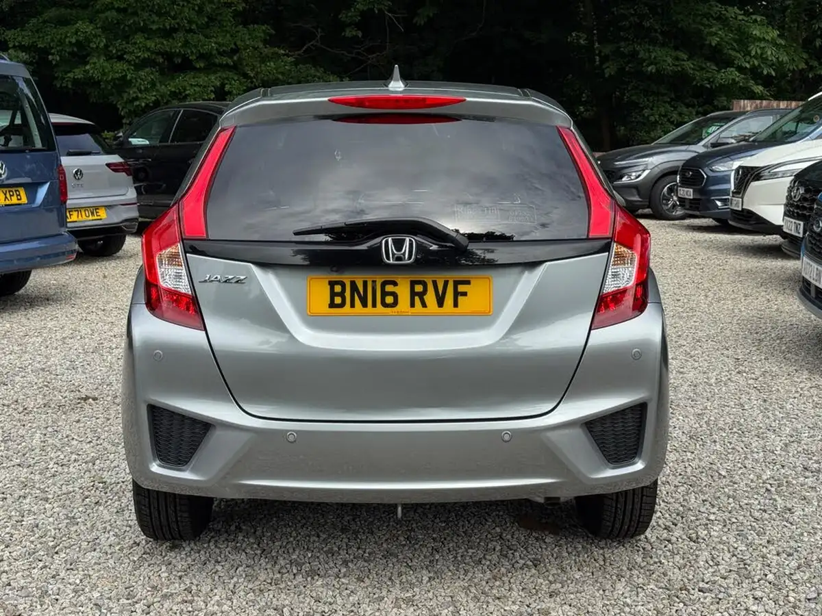 2016-honda-jazz-13-i-vtec-ex-cvt-big-5