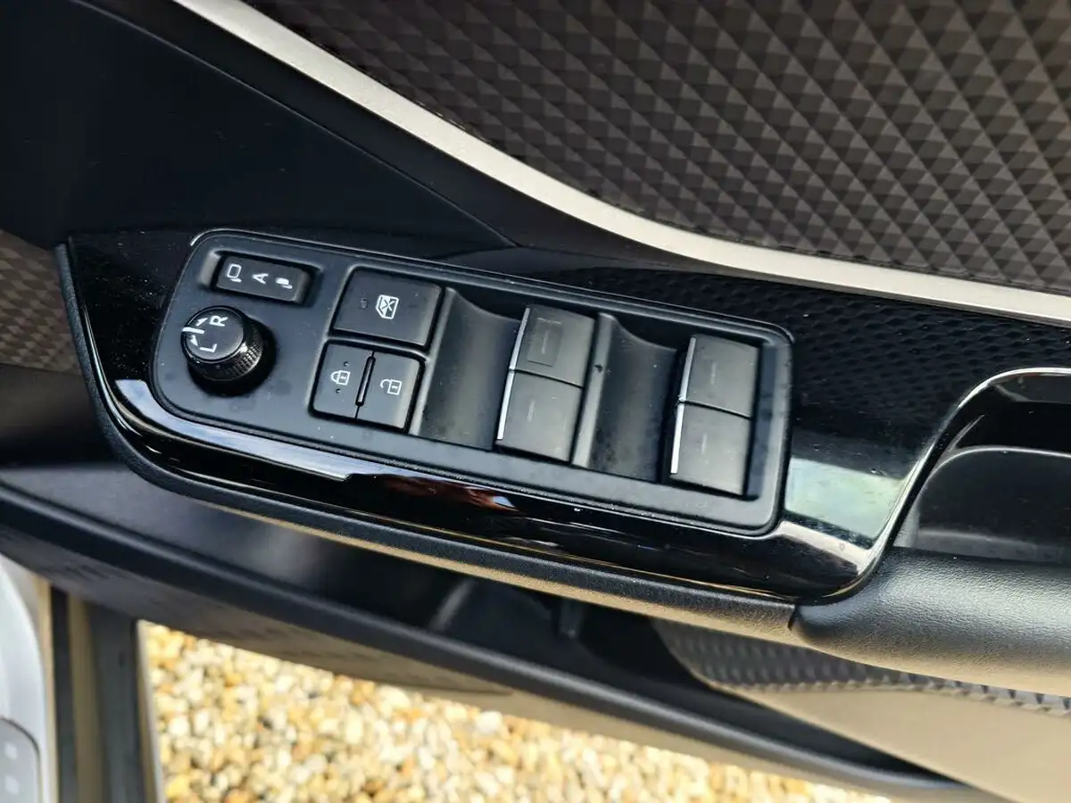 2020-toyota-c-hr-18-vvt-i-excel-big-35
