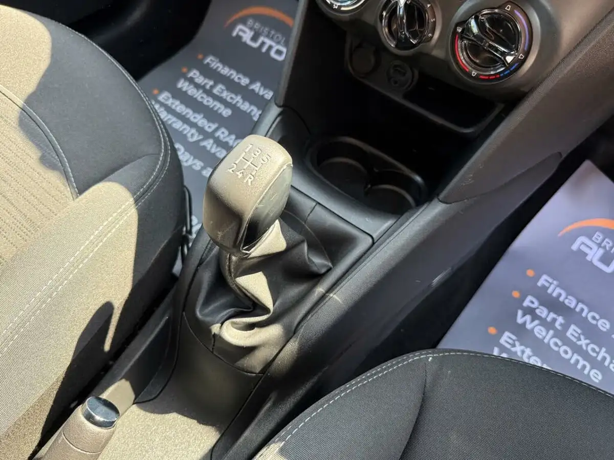 2015-peugeot-208-10-puretech-access-ac-5d-big-26