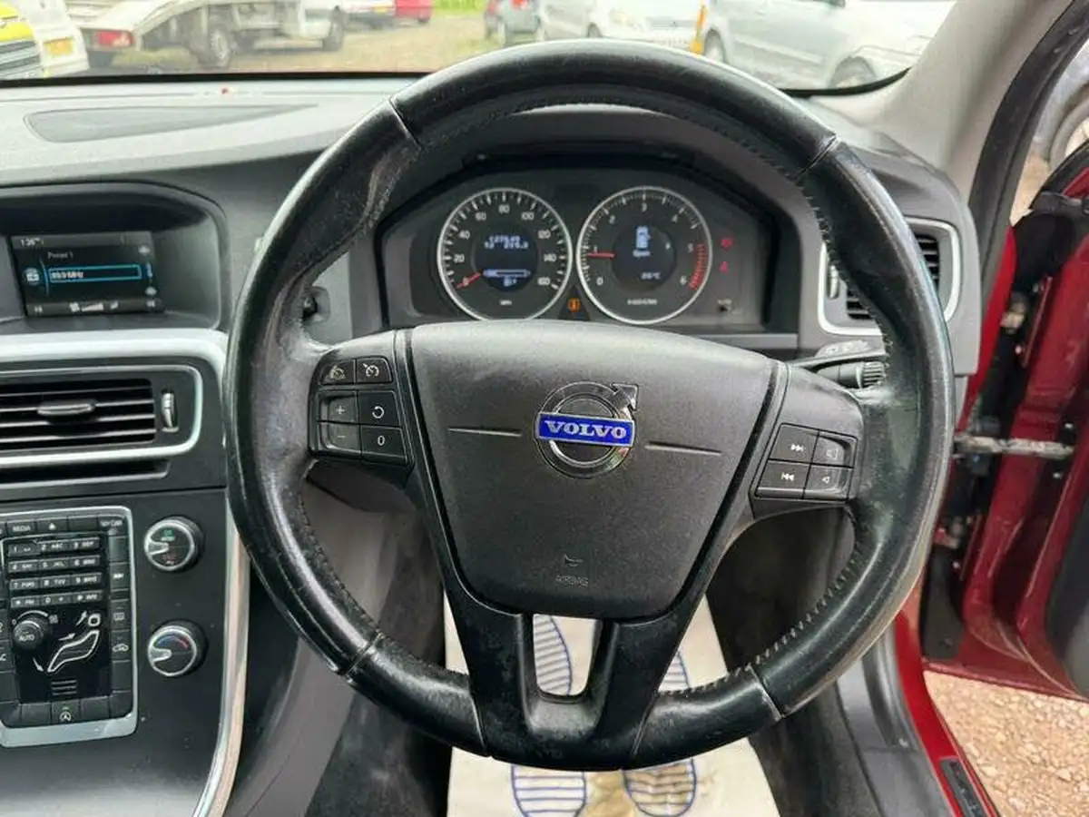 2012-volvo-v60-16td-d2-es-big-9