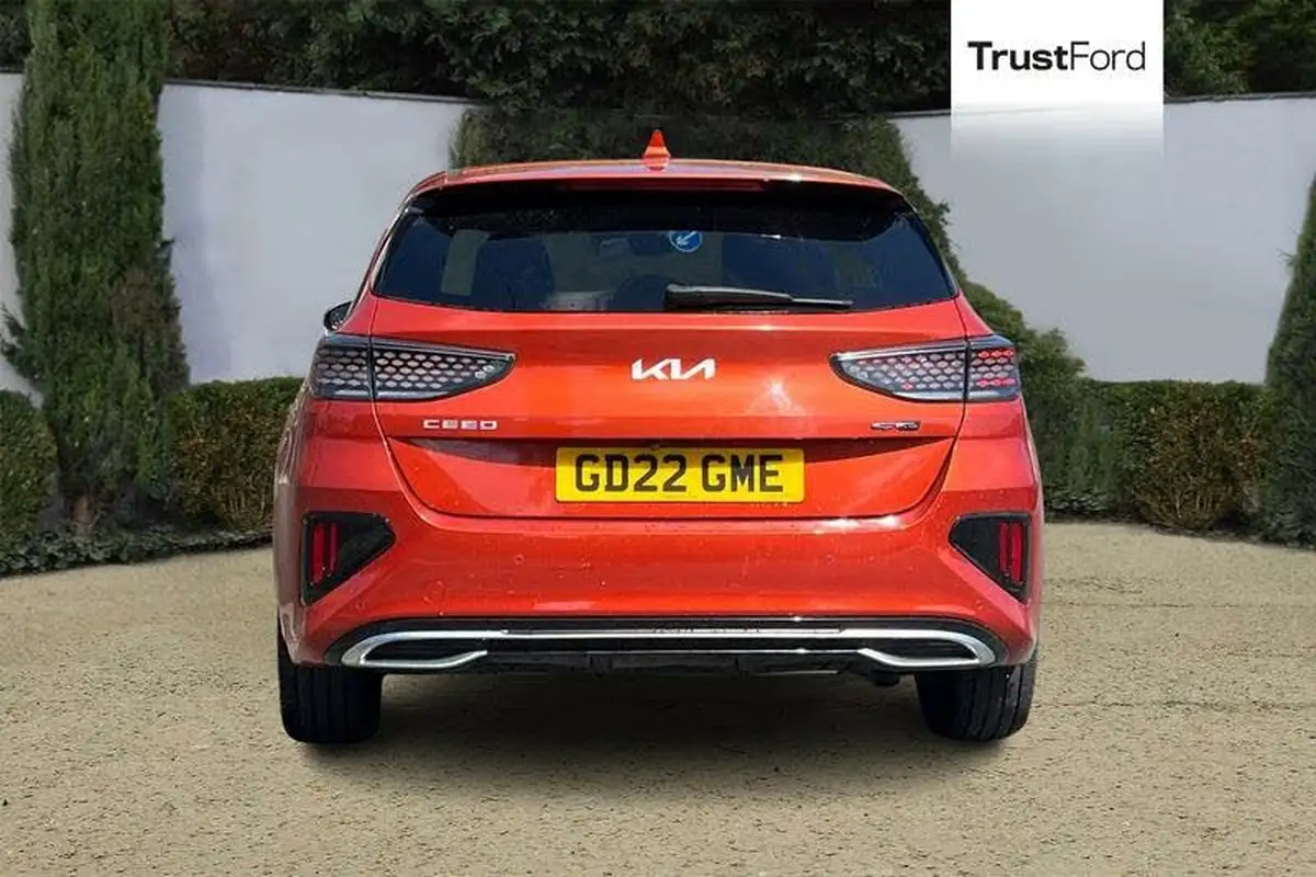 2022-kia-ceed-15-t-gdi-gt-line-big-6