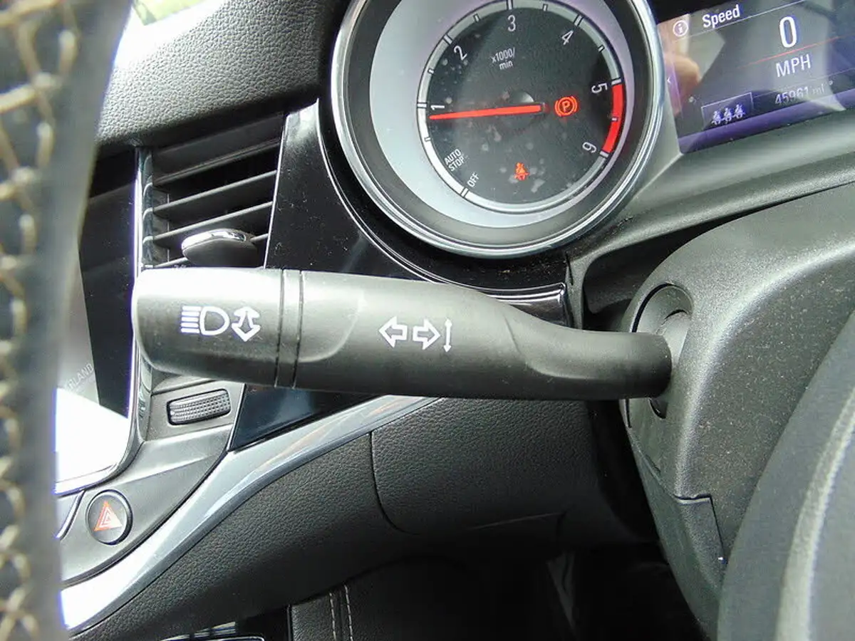 2018-vauxhall-astra-16cdti-elite-nav-136ps-ss-hatchback-big-27