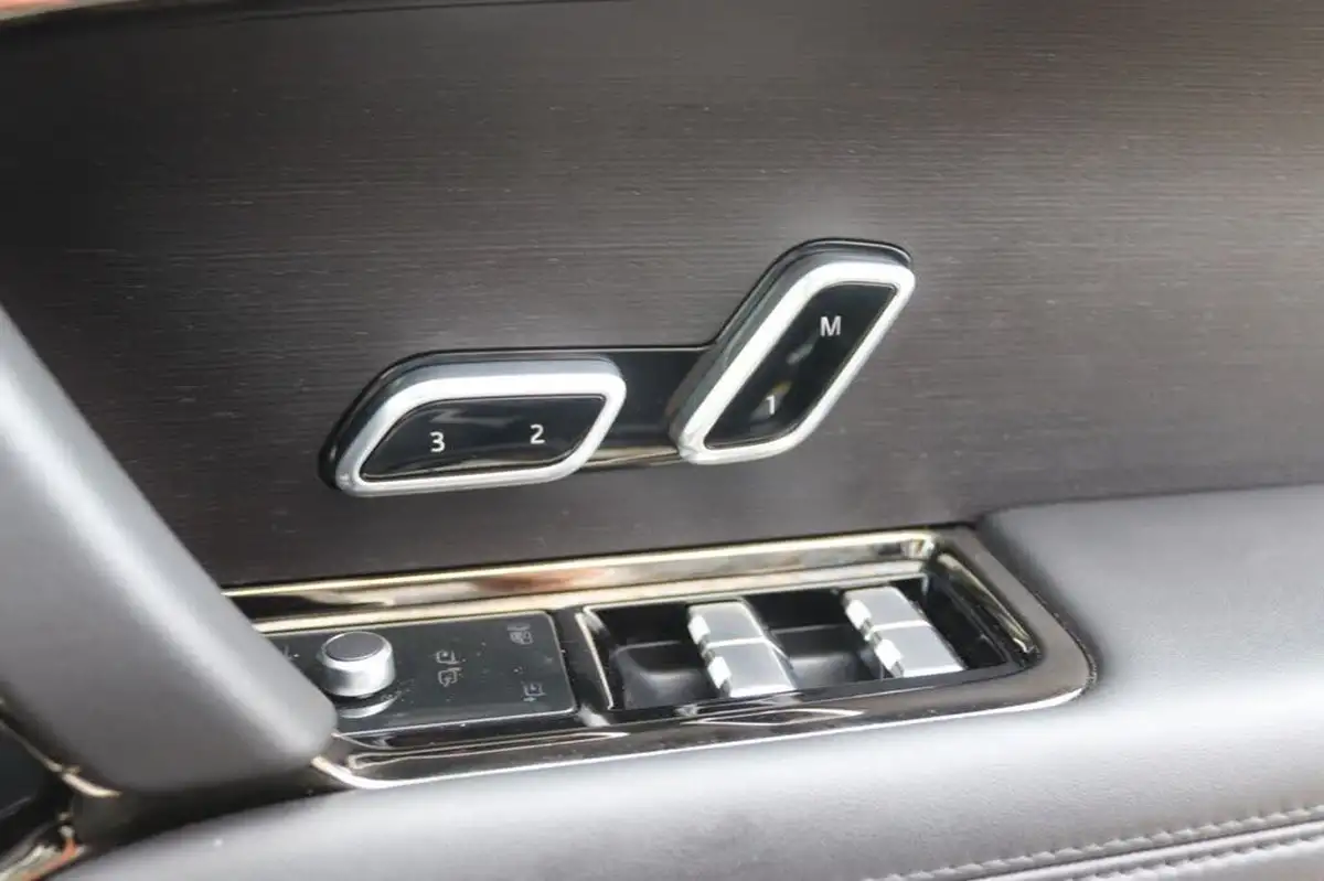 2023-land-rover-range-rover-sport-30-d300-dynamic-se-big-27