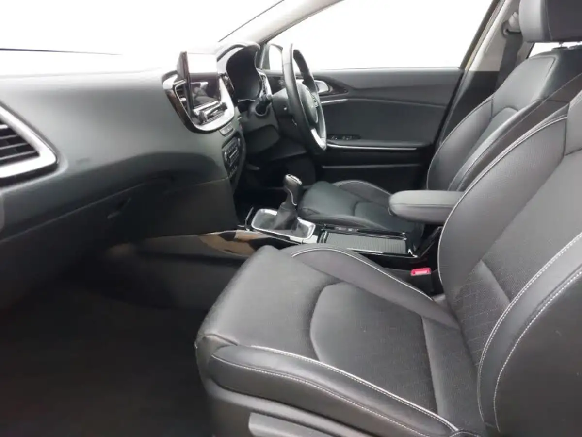 2022-kia-xceed-15-t-gdi-4-big-4