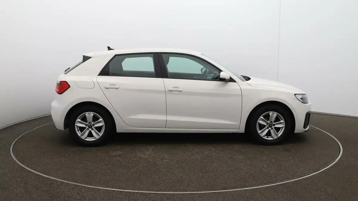 2022-audi-a1-10-25-tfsi-technik-big-40