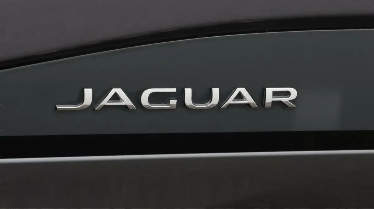 2021-jaguar-i-pace-ev400-se-big-20