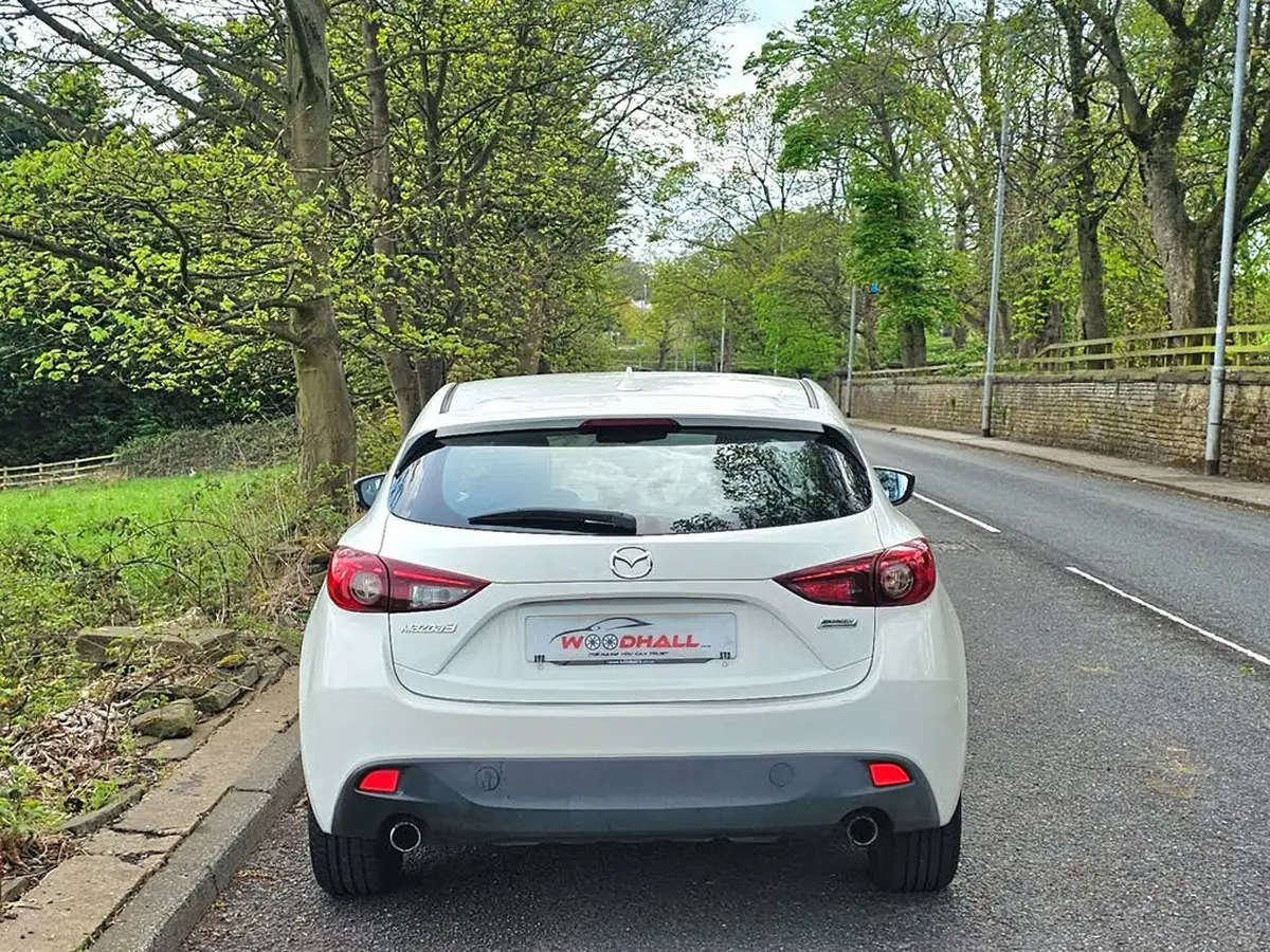 2015-mazda-mazda3-20-se-hatchback-5d-big-9