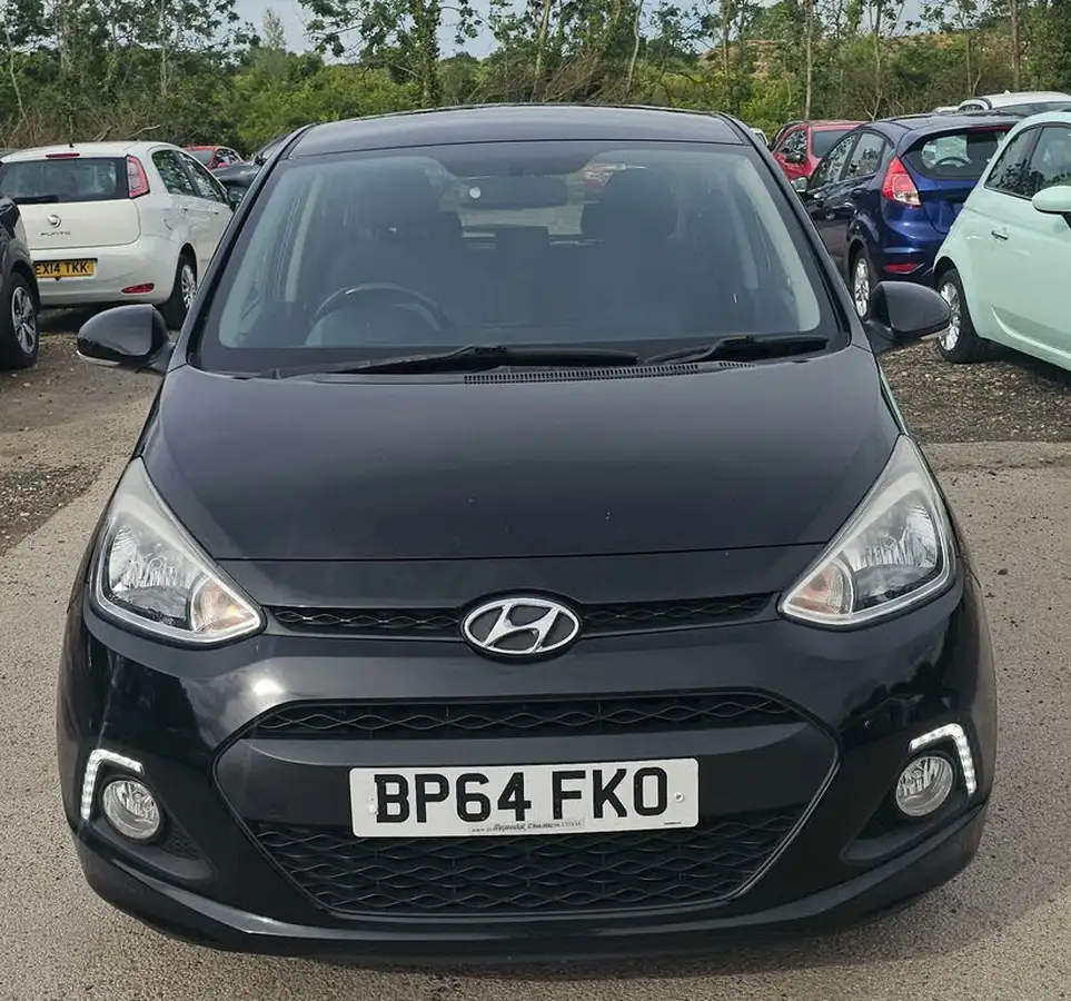 2015-hyundai-i10-12-premium-big-8