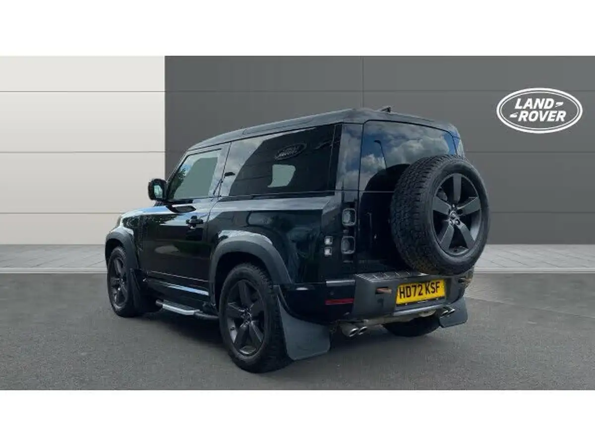 2023-land-rover-90-defender-50-p525-v8-big-1