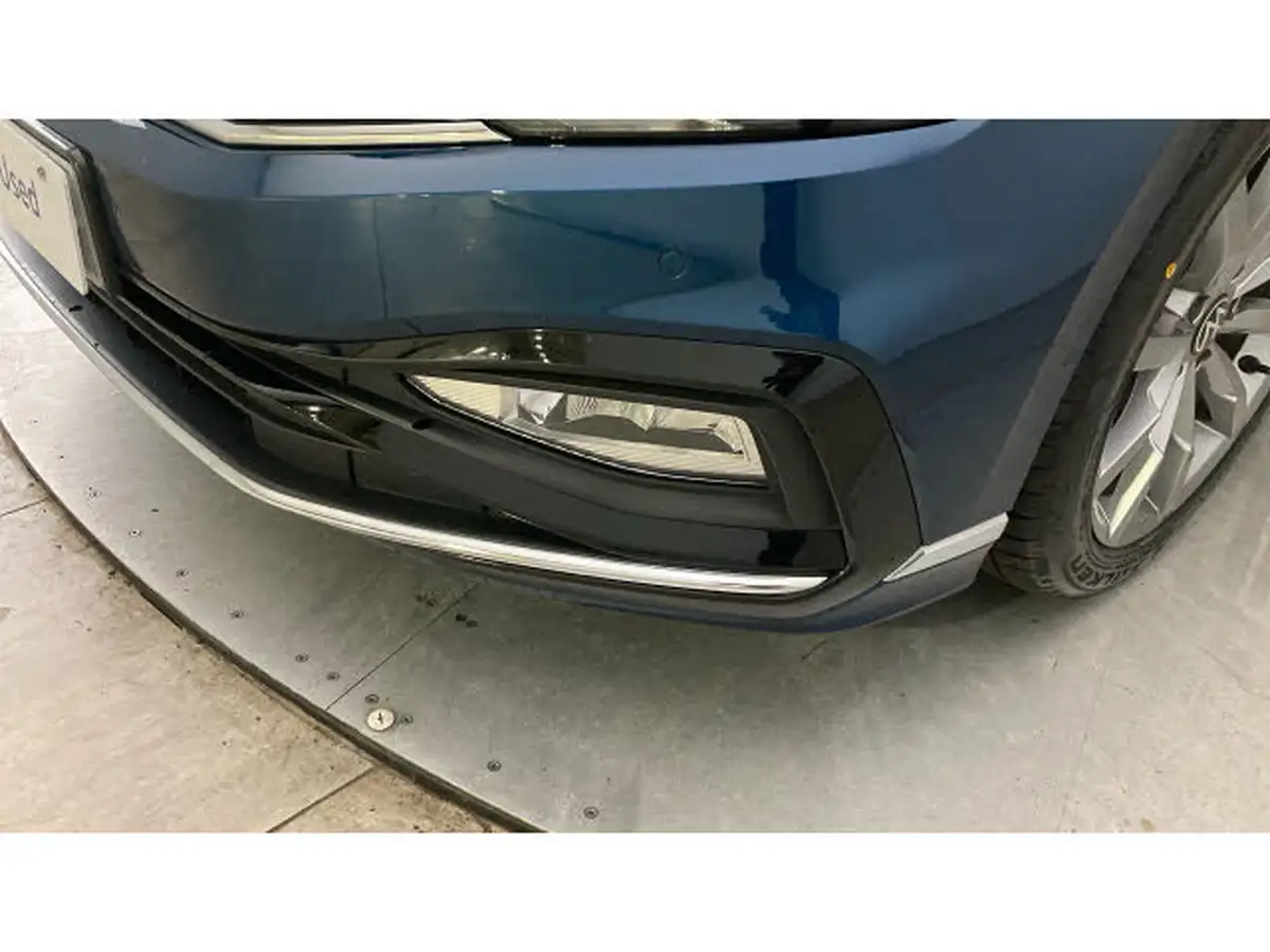 2022-volkswagen-passat-15-tsi-r-line-saloon-4d-big-43