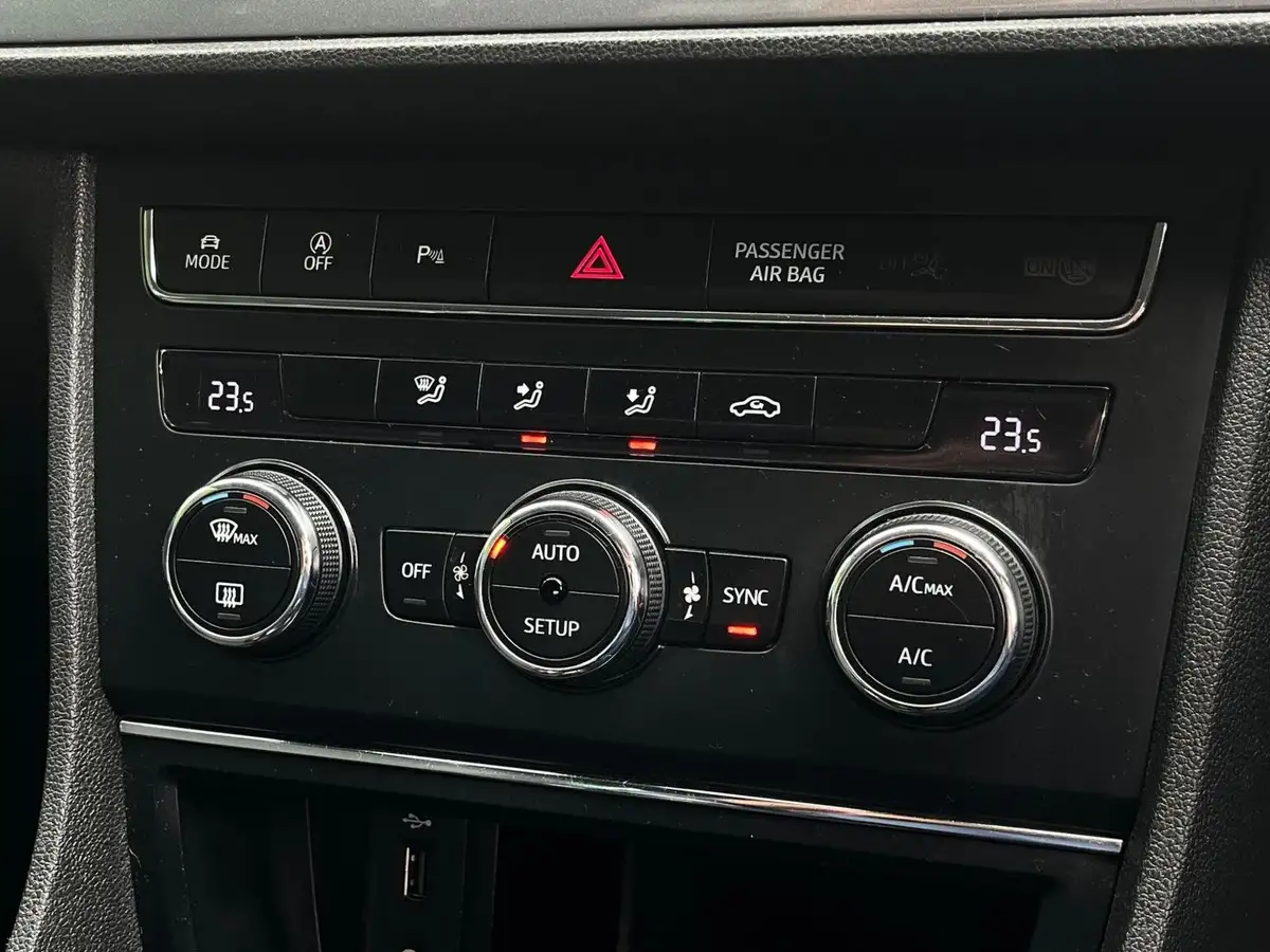 2015-seat-leon-20tdi-fr-tech-pack-184ps-hatchback-5d-big-21