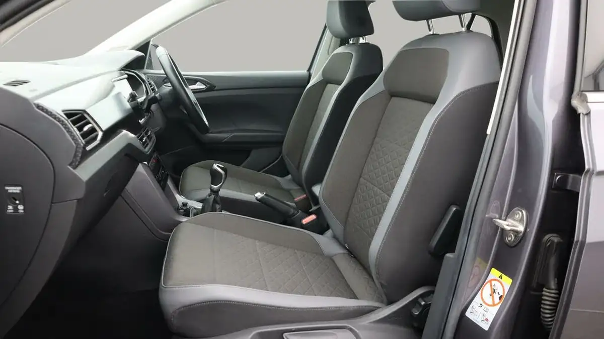 2021-volkswagen-t-cross-big-14