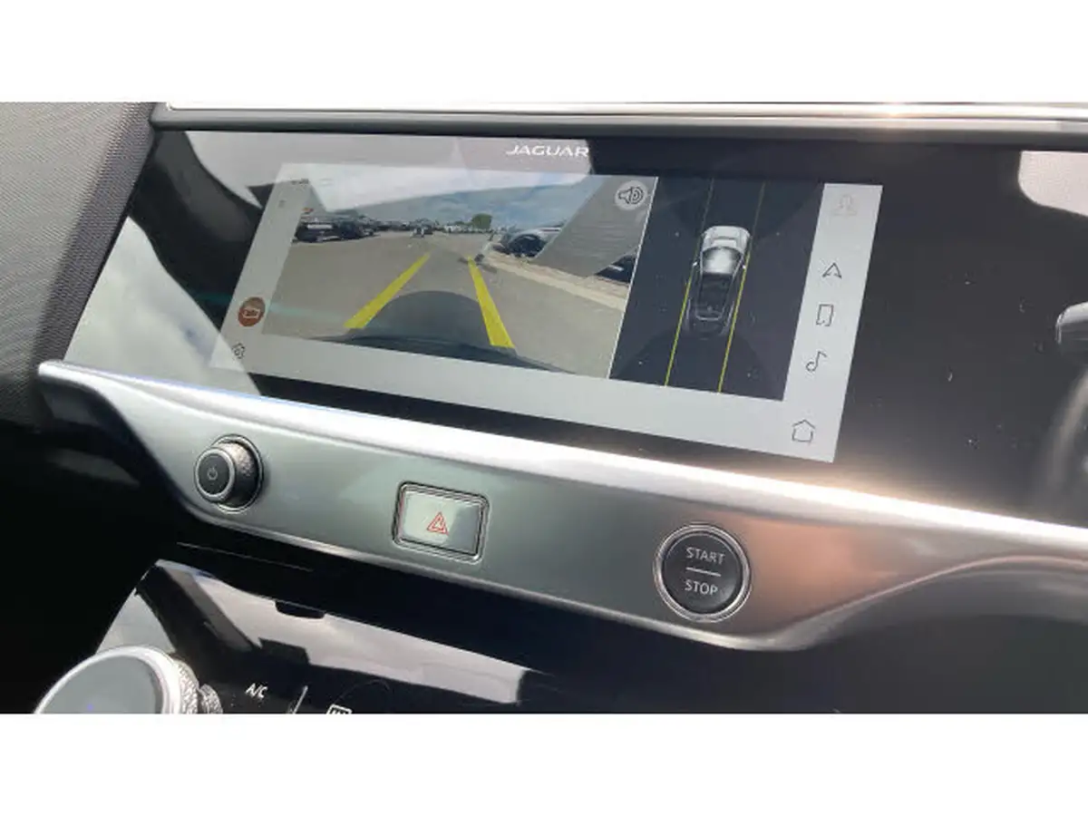 2021-jaguar-i-pace-ev400-black-big-11